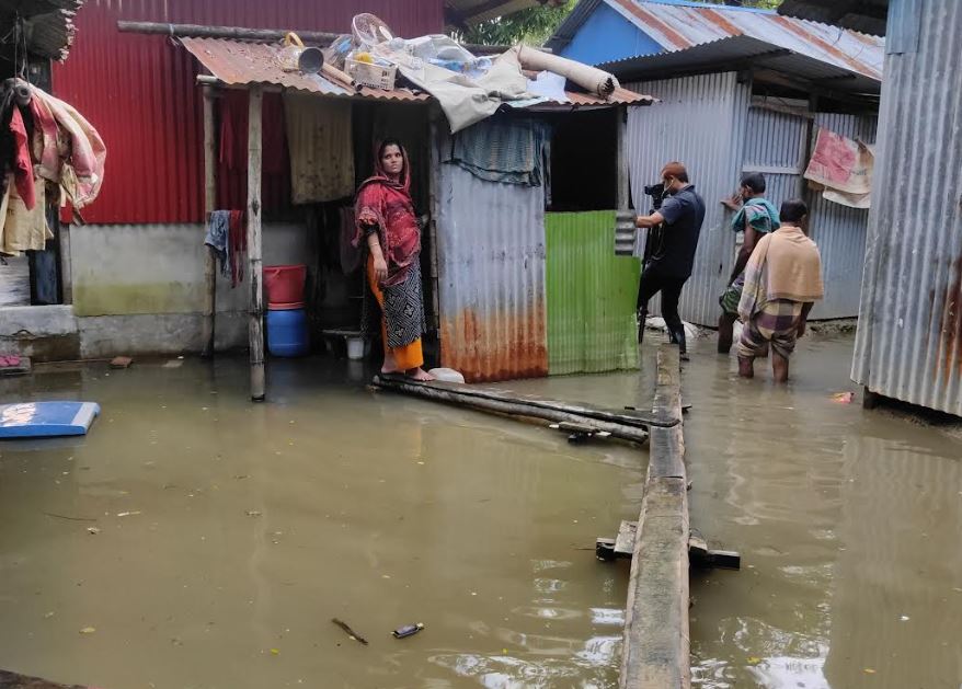 নোয়াখালীতে এখনো পানিবন্দি ১২লাখ মানুষ, গলার কাঁটা খাল দখল-বাঁধ