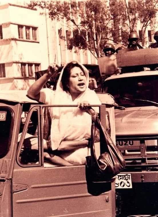 গৃহবধূ থেকে যেভাবে আপোষহীন নেত্রী হয়ে উঠেন খালেদা জিয়া