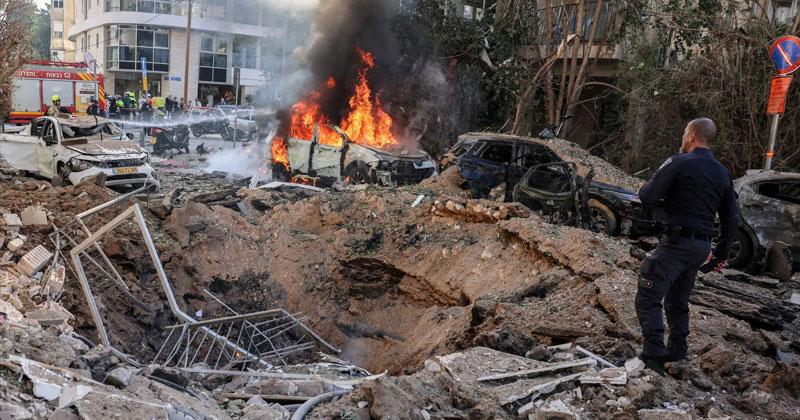 ইসরায়েলে বিরামহীন ক্ষেপণাস্ত্র হামলা ইরানের